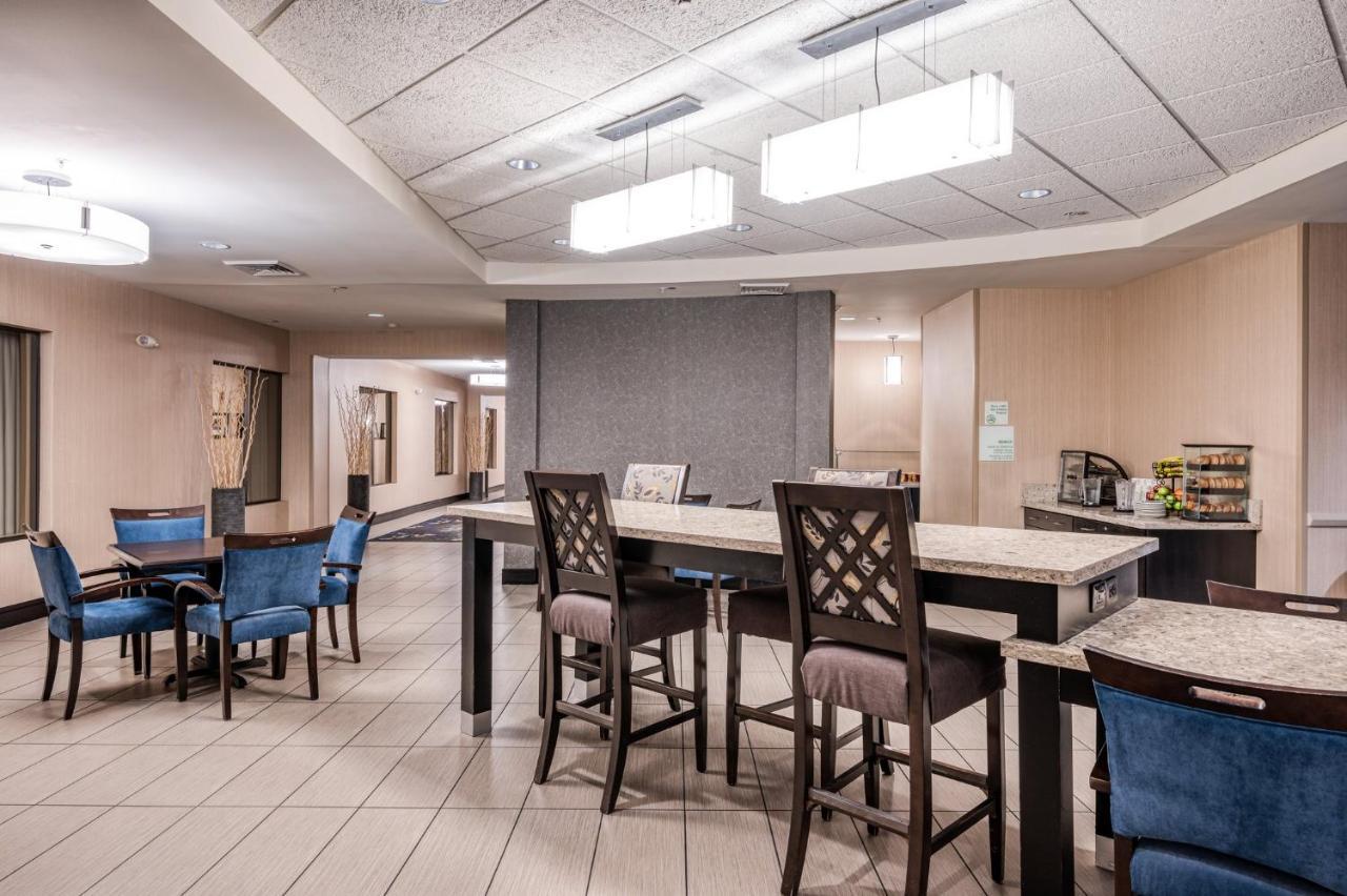 Holiday Inn - Terre Haute, an IHG Hotel Exterior foto